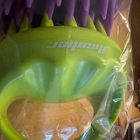 Hair and Scalp shampoo brushes (2)NWT in package - Picture 7 of 8